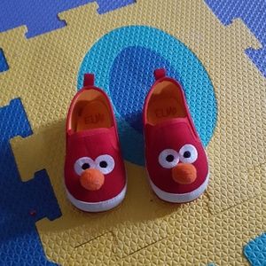 Soft bottom baby shoes
